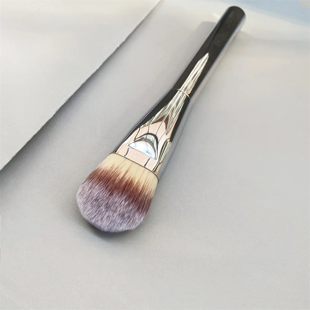 OMG Pędzel do podkładu 106 Silver Airbrush Profesjonalny, nieskazitelny pędzel kosmetyczny do makijażu