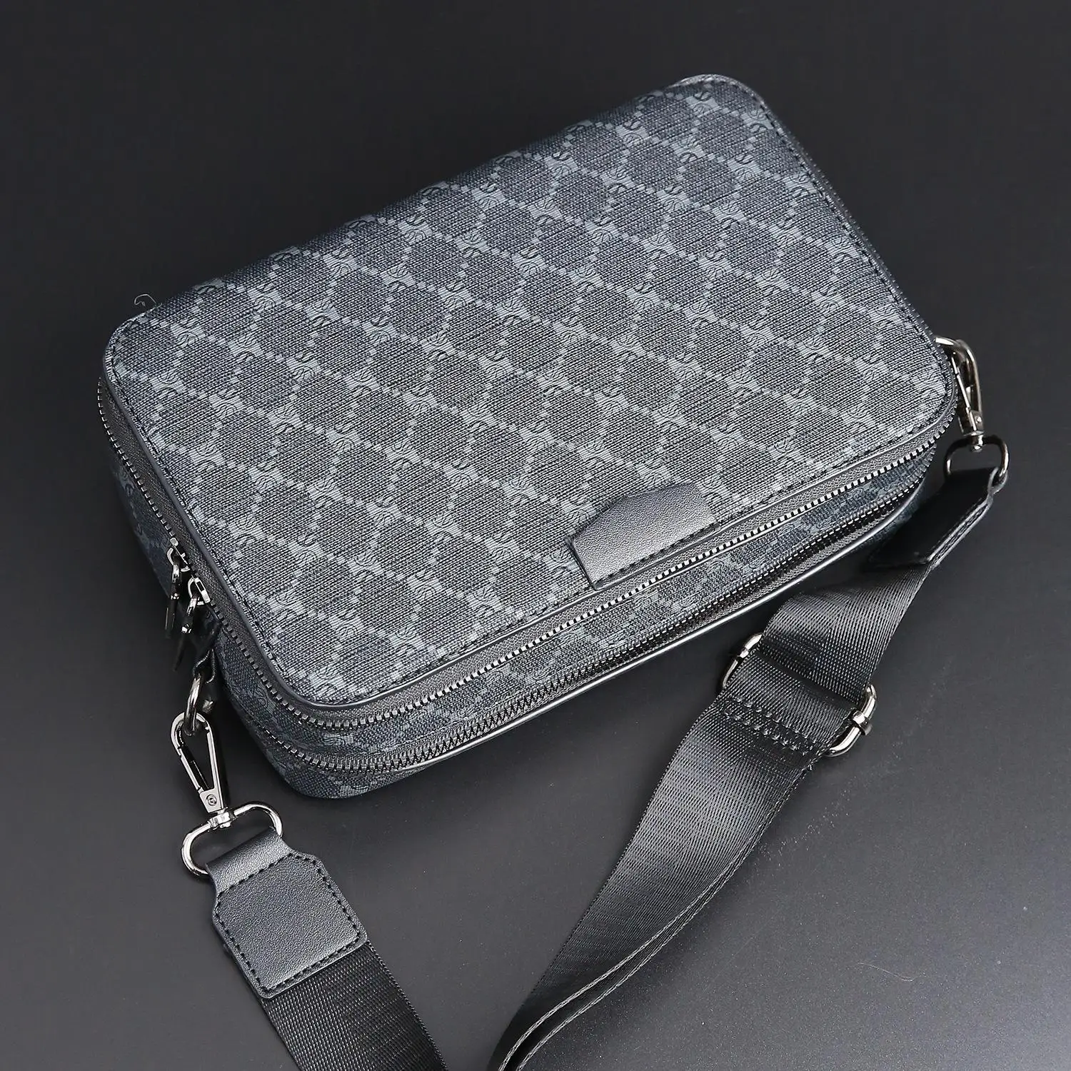 2024 New Men's Fashion Small Square Bag Crossbody Bag Plaid Shoulder Bag Street Trend Small Body Bag