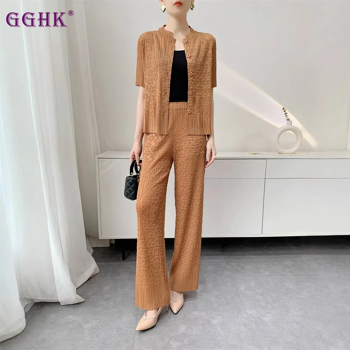 

Модный женский костюм GGHK: рубашка с воротником-стойкой и коротким рукавом, однобортная, повседневные свободные брюки прямого кроя, женская одежда