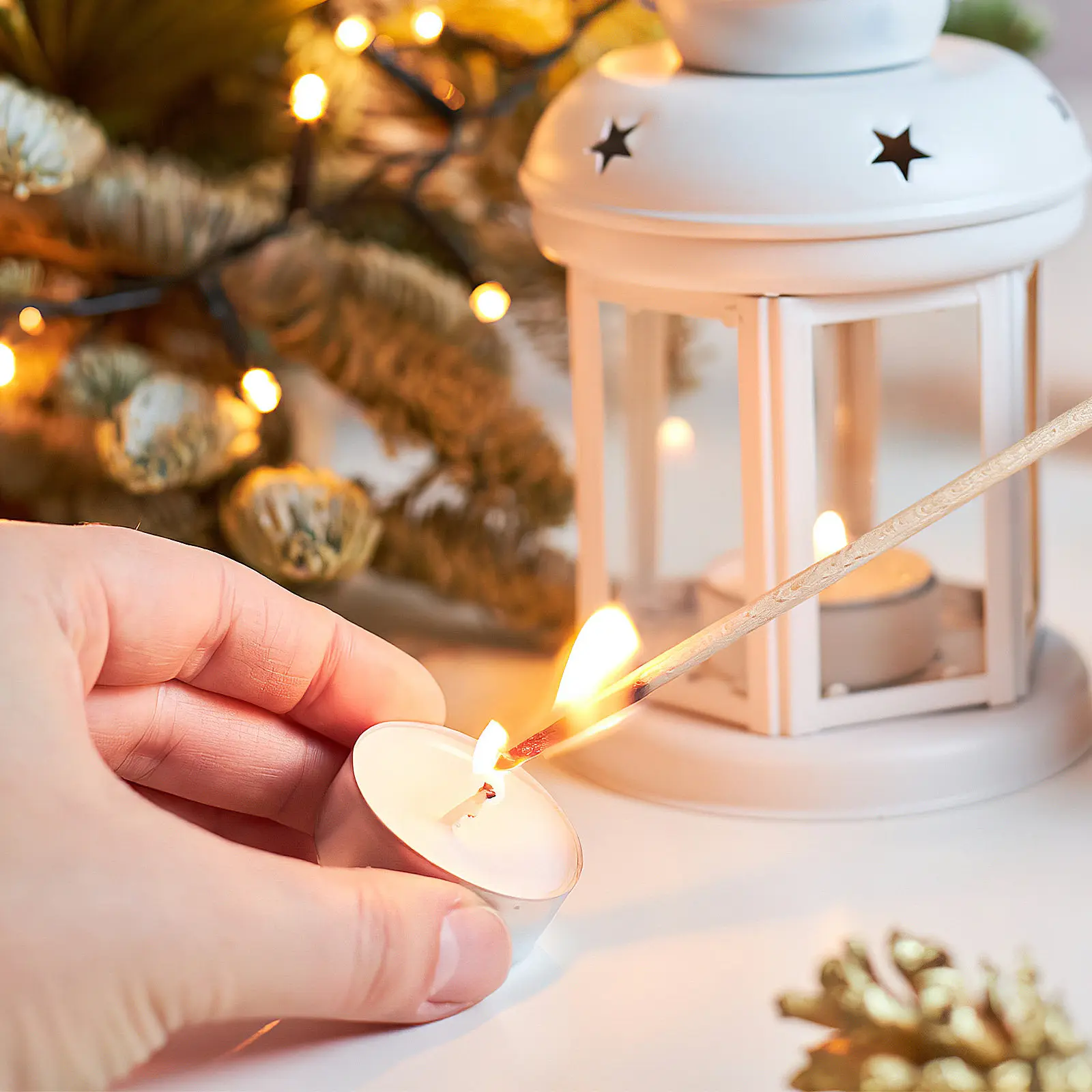 1Set Metal Holders Aluminum Tealight Tins with Premium Cotton Wicks Containers for Making Candles Romantic