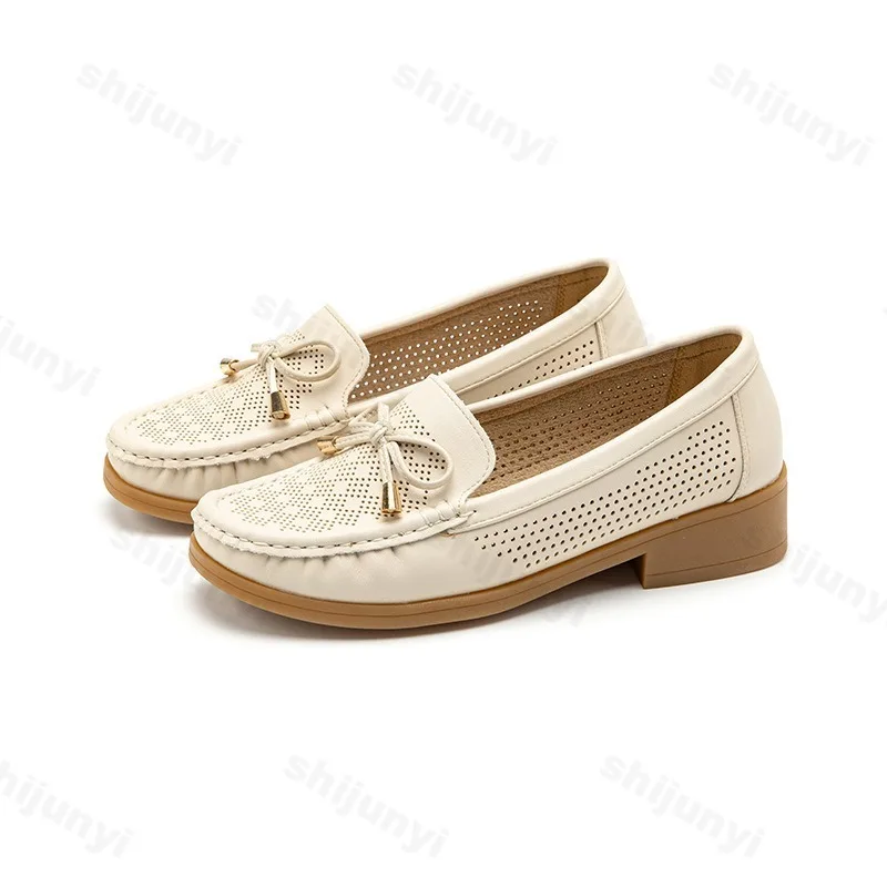 Wiosenne letnie buty damskie Miękkie podeszwy Lekkie mokasyny Wydrążone oddychające płaskie buty damskie Antypoślizgowe wygodne buty na co dzień