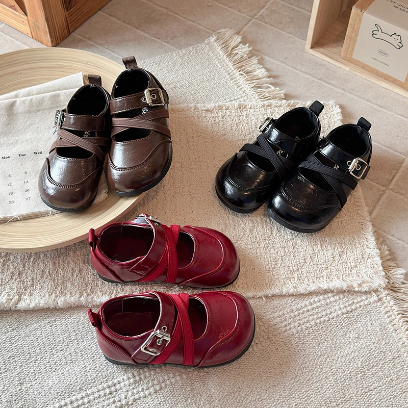 

Kids Girls Vintage Cross Strap Mary Jane Flats with Metal Buckle, Soft Non-slip Sole, Glossy Leather for Daily & Party Wear