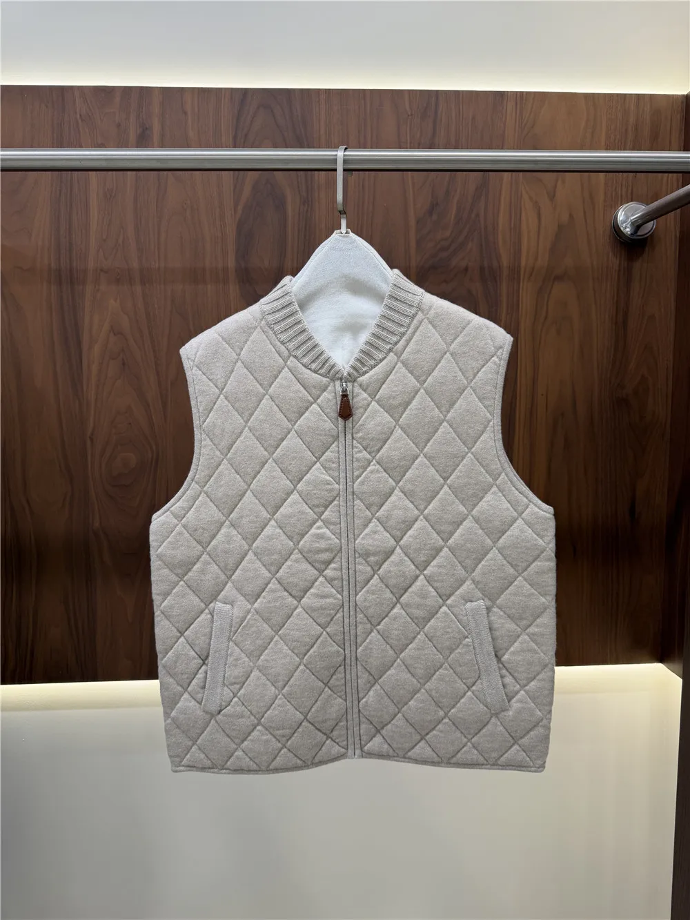 Women's Cashmere Wool Vest Stand Collar Zipper Sleeveless Knitted Warm Thick Texture Fashion Layering Jacket