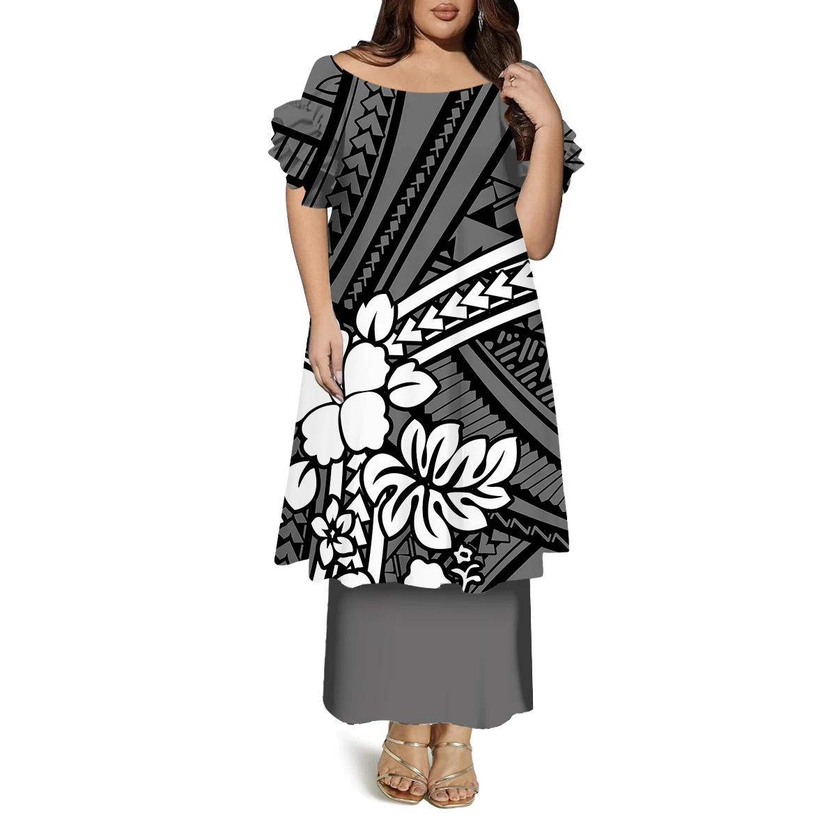 Um vestido polinésio feito sob medida casual de camada dupla com padrão em torno do pescoço e mangas borboleta confortável e solto