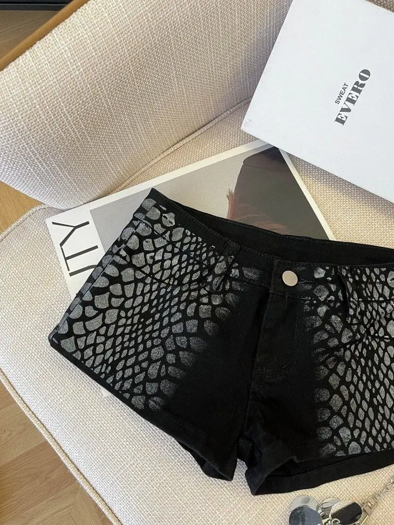 Spice Girl Y2k Black Snake Pattern Low Waist Denim Super Shorts Women's Summer Tight Hip-wrapped Elastic Jeans Hot Pants
