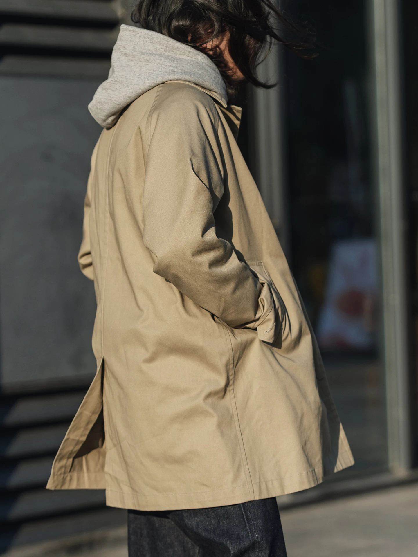 Loose Fit Trench Coat Jacket Medium Length Cotton Fabric Detective Style Casual Windbreaker for Men with Pockets Button Closure