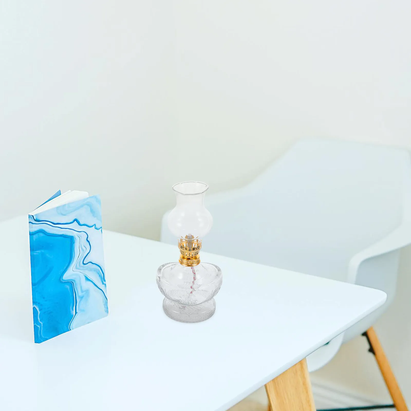 

Retro Lantern Vintage Oil Lamp Camping Farmhouse Night Light Glass Shade Decor Soft Illumination Classic Craftsmanship