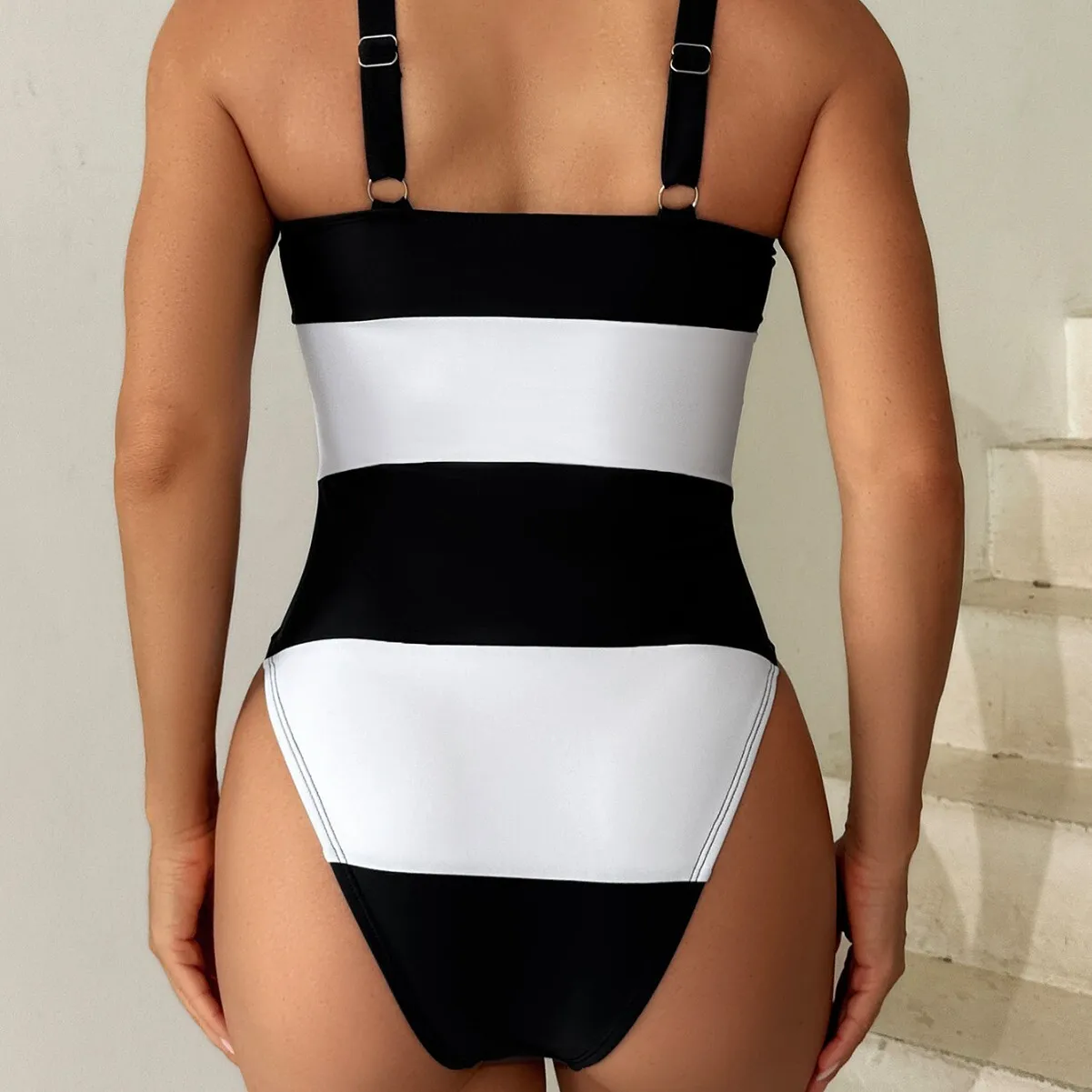 2024 New Women's Contrasting Striped Camisole One-Piece Swimsuit Spicy Girl