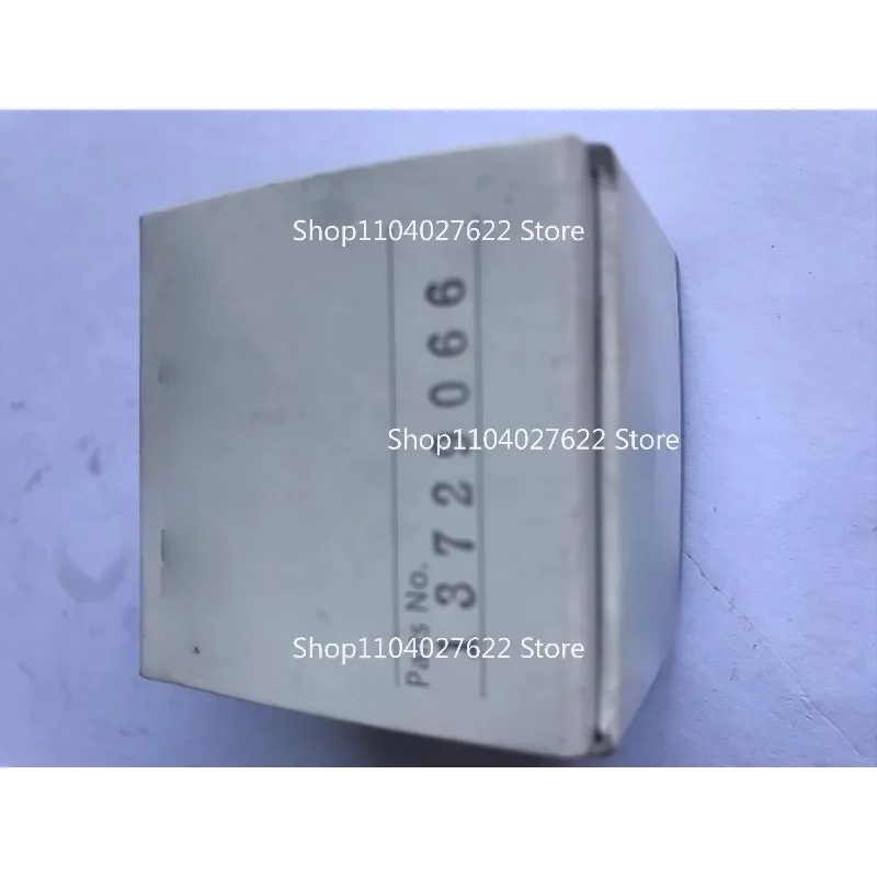 Applicable to 1790 keyhole machine, button door car, heavy machine original import, hook, whole machine accessories