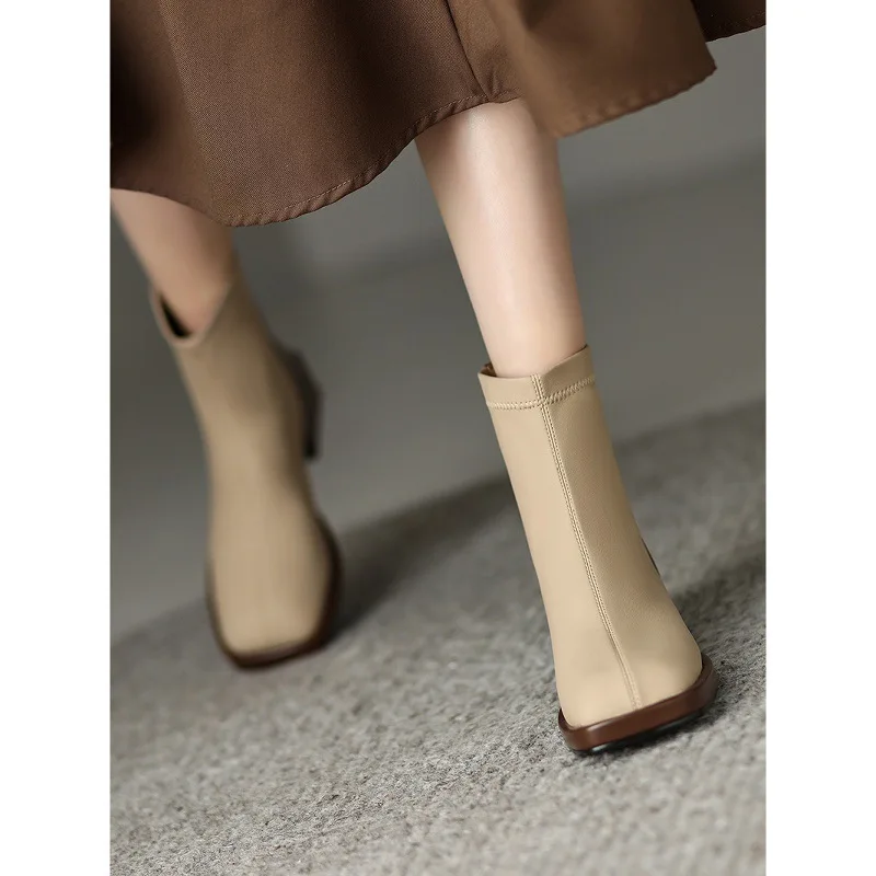 【2025 Novo outono】Botas de camurça de salto grosso para mulheres |   Botas retrô marrons com bico quadrado |   Senhoras de salto baixo bloco da moda coreana