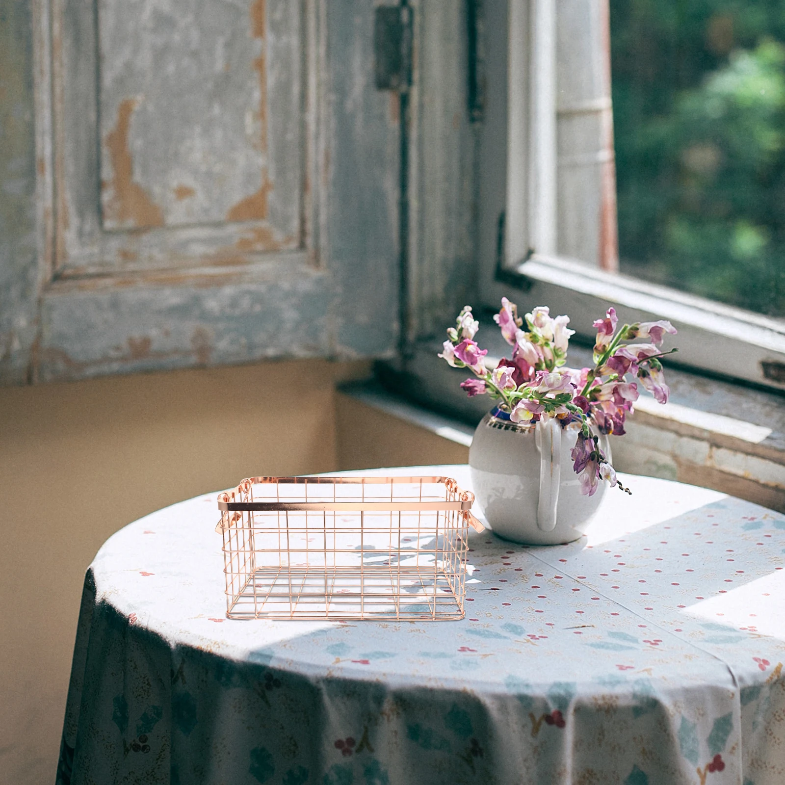 

Nordic Style Iron art Storage Basket Rose Gold Lightweight Household Decor Wire Basket With H Fruit Snack Holder Storage