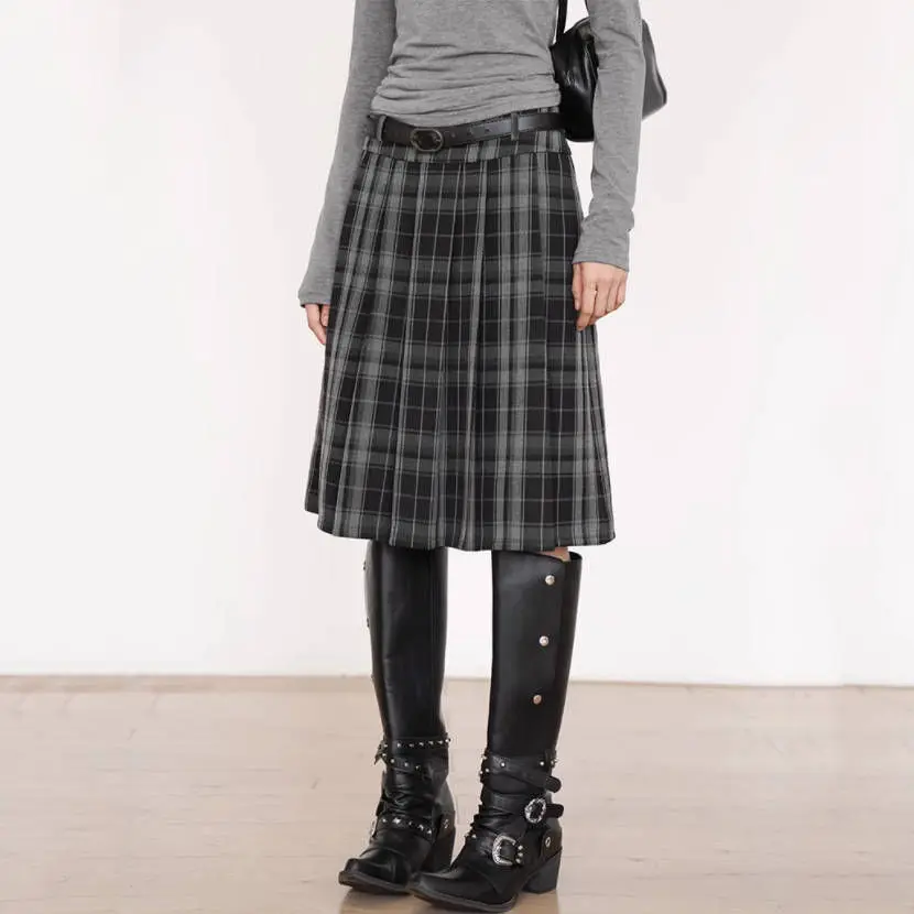 

Vintage Plaid Skirt Women Autumn 2025 New Pleated High-Waist A-Line Skirt Slimming College Style Versatile Elegant Skirt