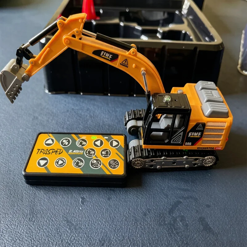Mini 1:64 HG4-301 With Sound Light Remote Control Engineering Vehicle Full Scale RC Excavator Forklift Simulation Desktop Model