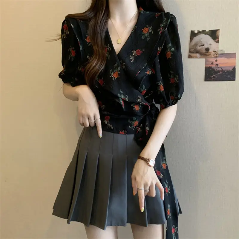 

Fashion Bandage Bow V-Neck Blouse Summer Vintage Broken Flowers French Style Female Clothing Ruffles Spliced Short Sleeve Shirt