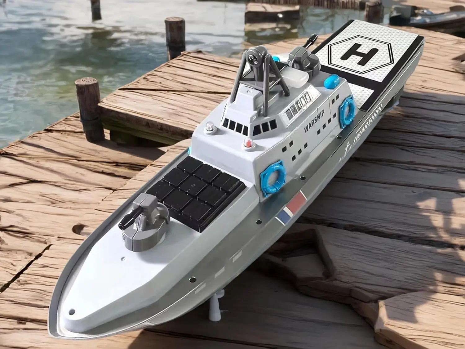 22 "Pollici 56 CENTIMETRI Con Telecomando Nave Da Guerra Corazzata Circraft Carrier 15 km/h 2.4G 8WD RC Barca Spaying Acqua LED Camminata Sul Lago Acqua