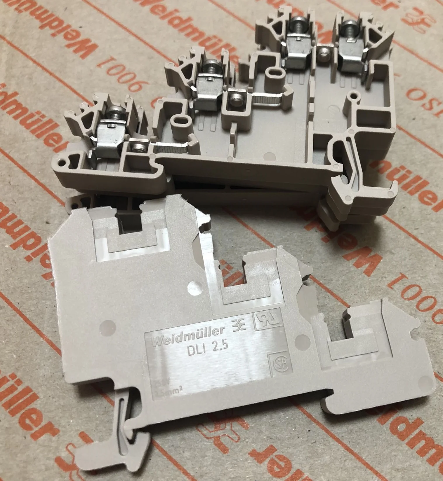 20 pcs terminal DLI 2.5 DB 1783820000