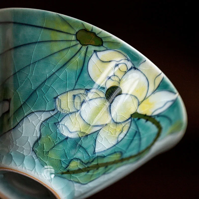 125ml Hand-painted Lotus Art Ceramic Tea Tureen Ice Cracked Covered Hand Grasp Bowls Underglaze Color Tea Making Gaiwan Gifts