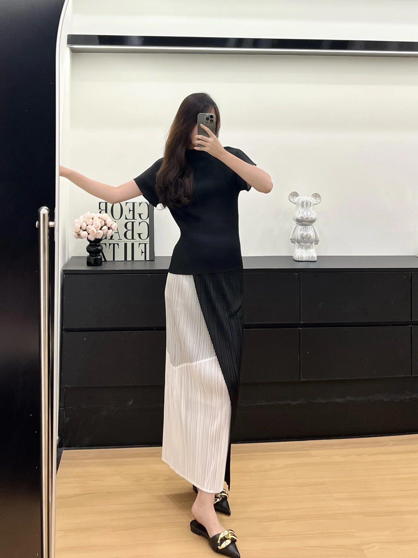 

ALSEY Miyake Elastic Waist Pleated Women's Bustier 2025 Summer New Casual Black and White Colour Blocking Hundred Slim Skirt
