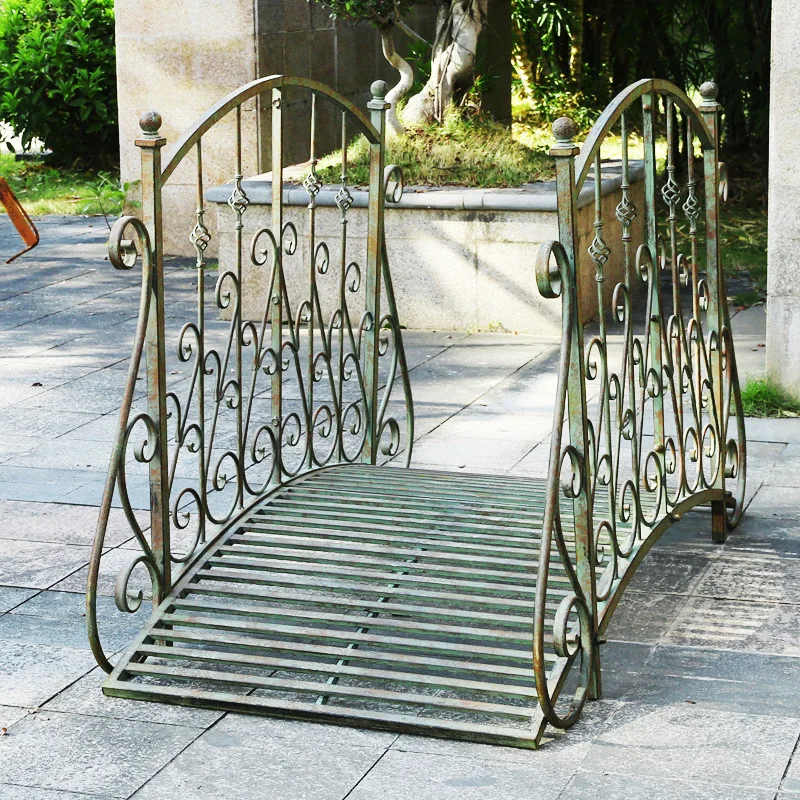 European style old courtyard garden bridge outdoor villa wrought iron arch bridge outdoor decoration