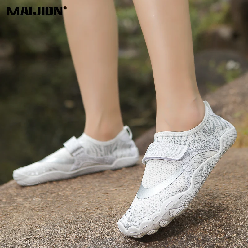 Light Breathable Women Aqua Shoes Men Comfortable Beach Wading Shoes Quick Dry Unisex Outdoor Surfing Diving Water Sports Shoes