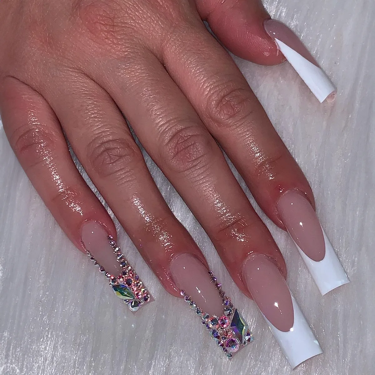 

24Pcs Long Square French Press on Nails Tips with Rhinestone Design Fake Nail for Woman Reusable Full Cover False Nails Tips Art