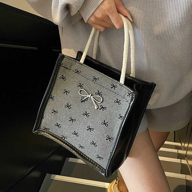 

2025 New Women's Bag Large Capacity Personality Armpit Bag Women's Bow Tide Fashion Shoulder Bag Commuter Tote Bag