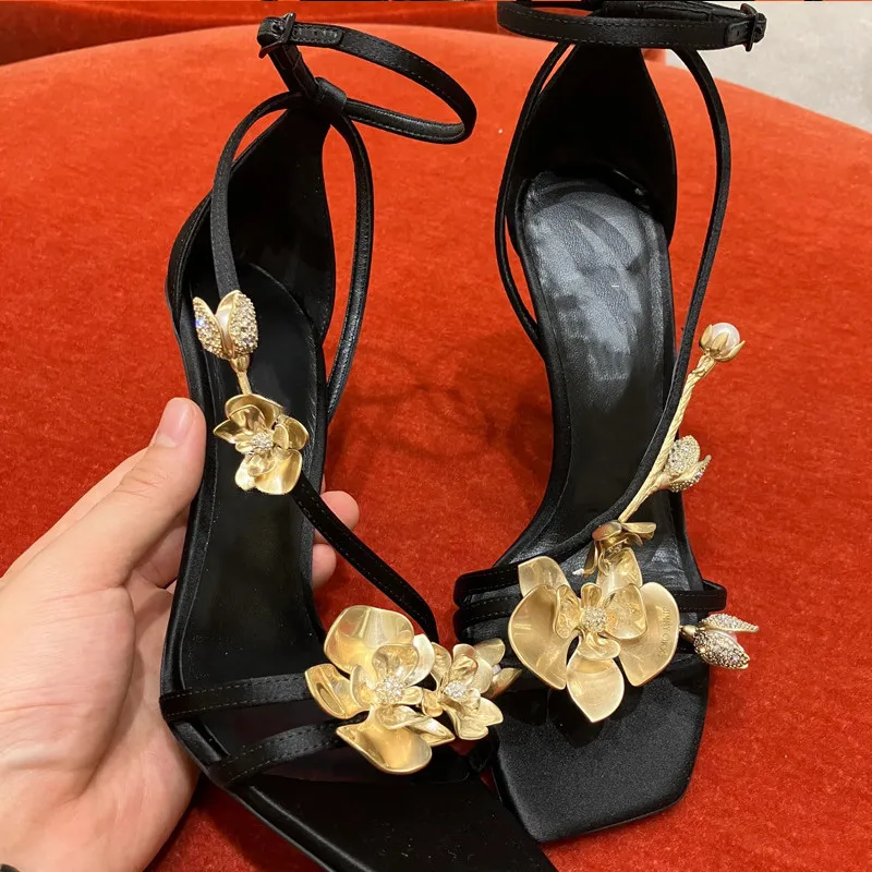 Star style Metal Flowers Women Sandals Sexy Narrow band Stiletto High heels Gladiator Sandals Summer Fashion Party Prom Shoes