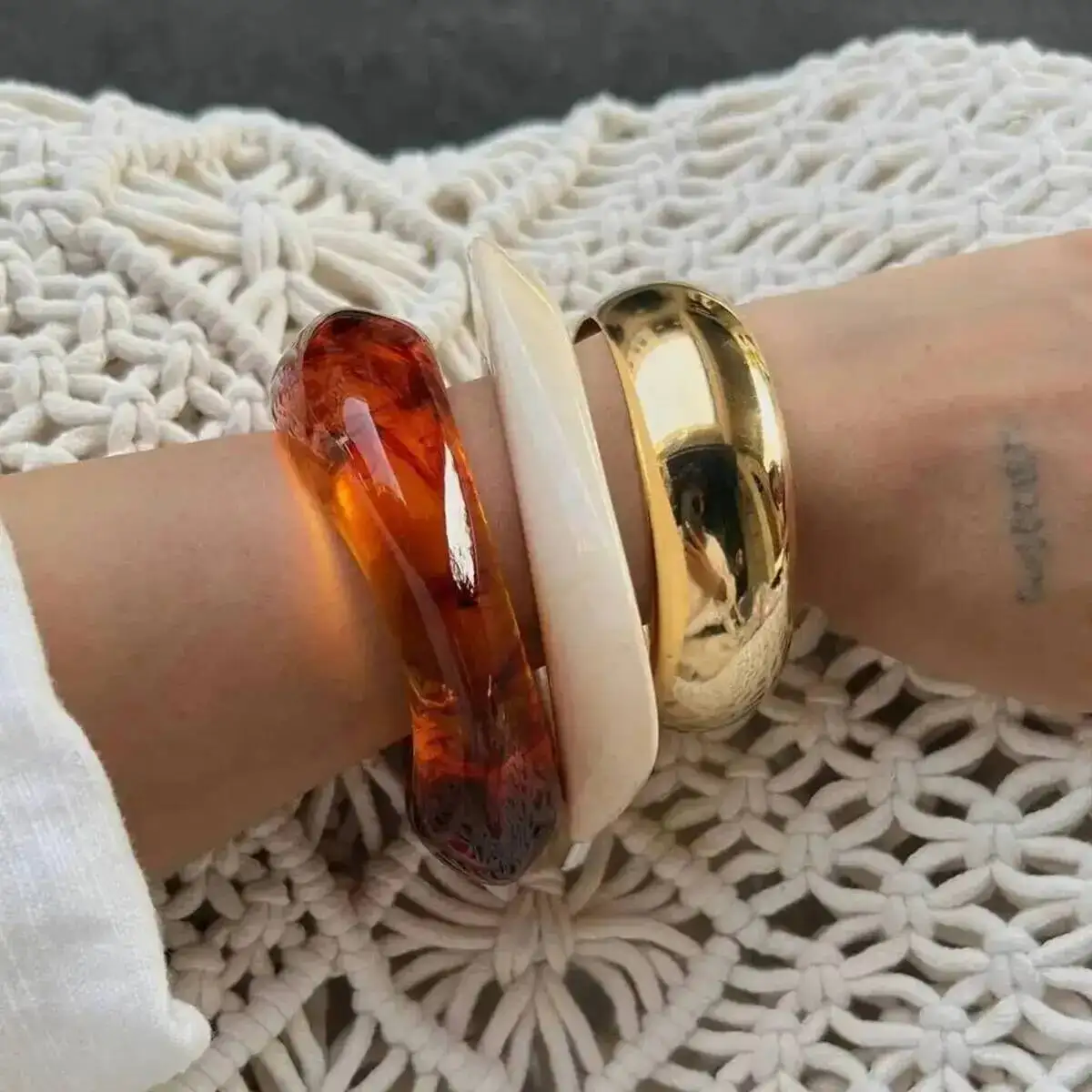 

KunJoe 3 Simple Punk Thick Resin Acrylic Irregular Bangle Bracelet for Women Creative Metal Spring Bangle Fashion Jewelry Gift