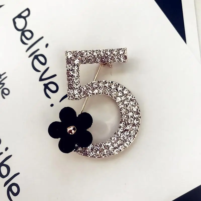 Full rhinestone number 5 flower brooch Luxury fashion wedding party letter woman boutonniere brooches gift Valentine\'s Day