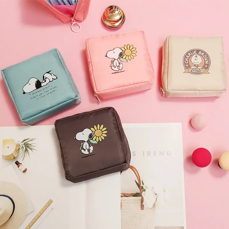 Snoopy Sanitary Napkin Storage Bag Portable Cartoon Cosmetic Women Travel Earphone Coin Organizer Girls Tampon Pad Mini Pouch