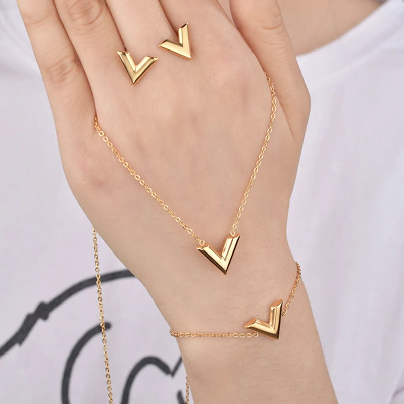 الفولاذ المقاوم للصدأ حرف V شكل القرط قلادة أساور مجموعة للنساء فتاة الذهب اللون الأبجدية العلامة التجارية الشهيرة مجموعة مجوهرات هدية