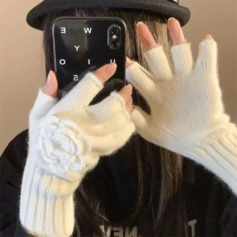 Cable Knit Cute Gloves, Women's Soft Warm Knitted Arm Warmers, White Winter Hand Accessories, Stylish Elastic Girls School