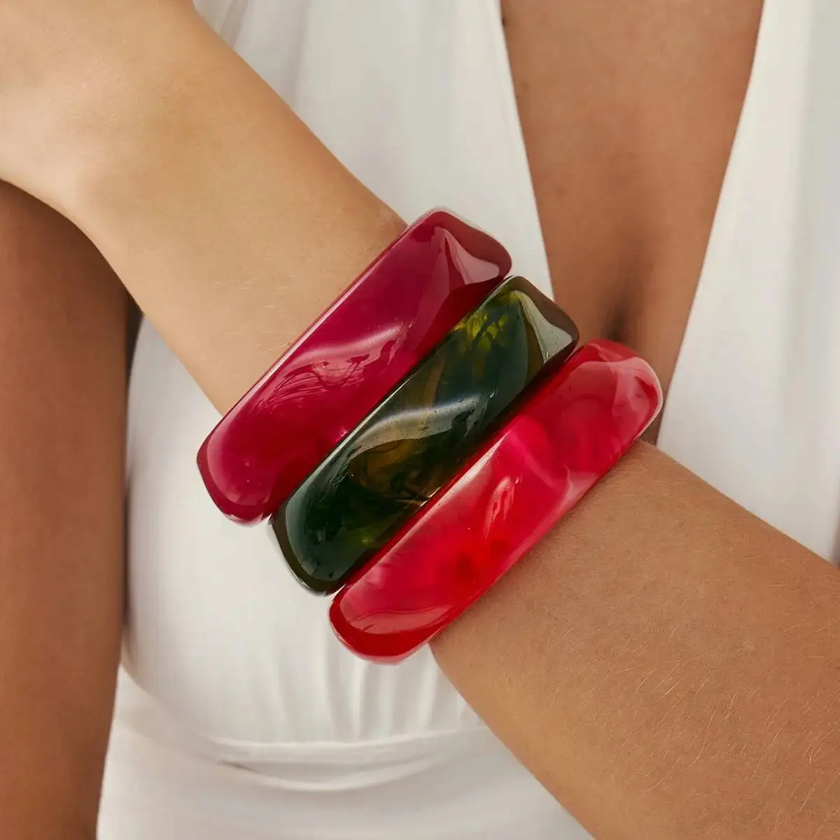 

KunJoe Vintage Red Green Resin Irregular Wide Bracelet for Women Elegant Simple Geometric Thick Acrylic Bangle Party Jewelry New