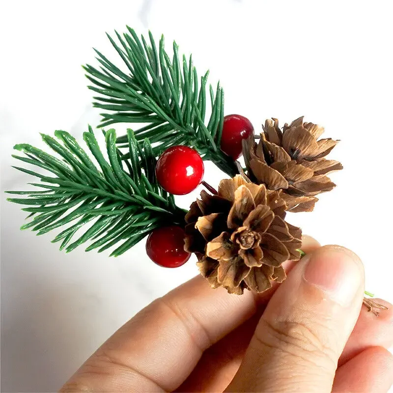 10 ชิ้นคริสต์มาสประดิษฐ์ดอกไม้สีแดง Berry Pine Cone Holly Xmas Party Decor