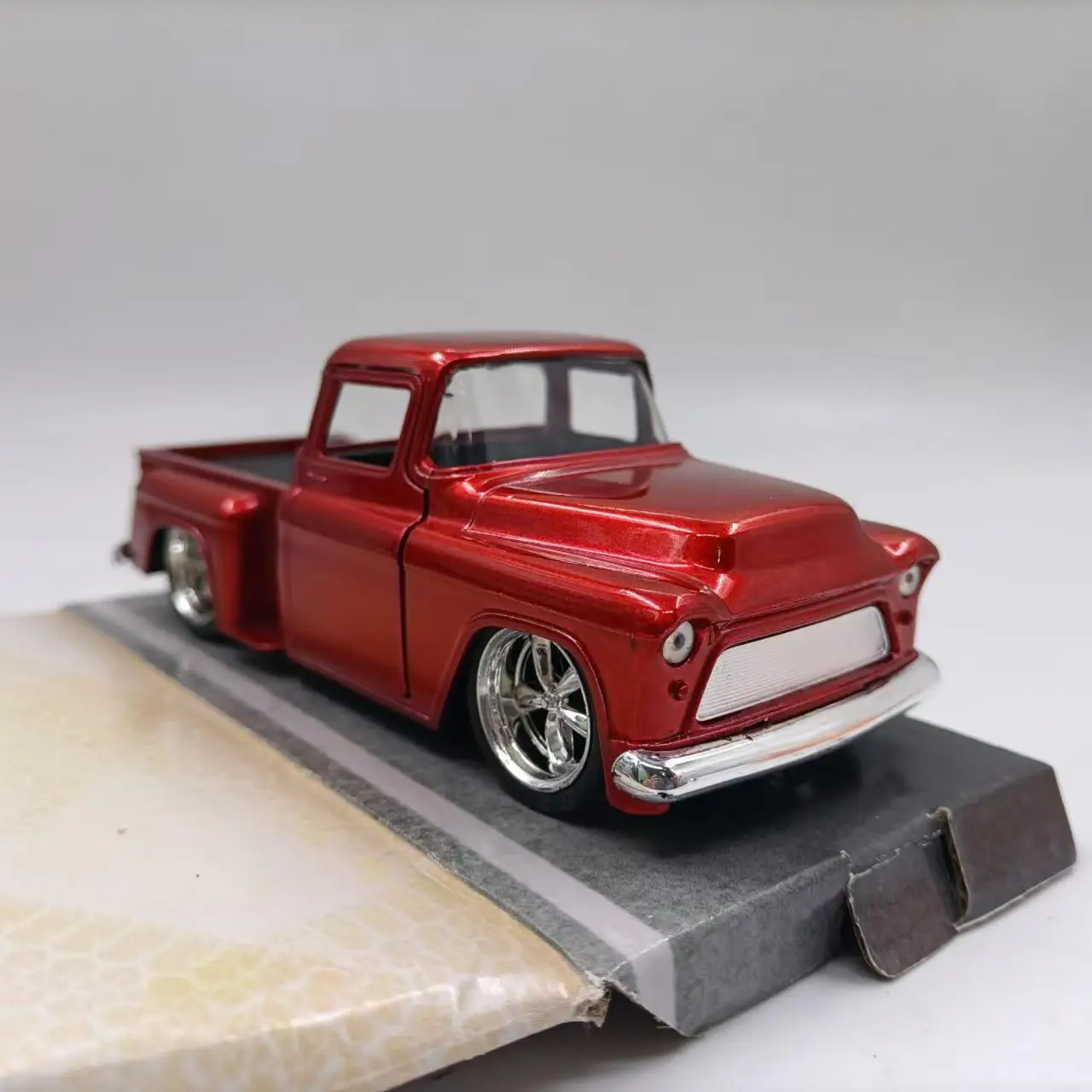 

Литой под давлением масштаб 1:32, красный пикап Jiada, 2011 FORD F-150, модель автомобиля из сплава, Коллекционная игрушка, подарок, сувенир, украшение для дисплея