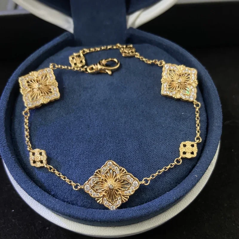 

2025 Luxury Three-Flower Statement Bracelet - Intricately Handcrafted Petal Design, Elegant Sophistication for Women
