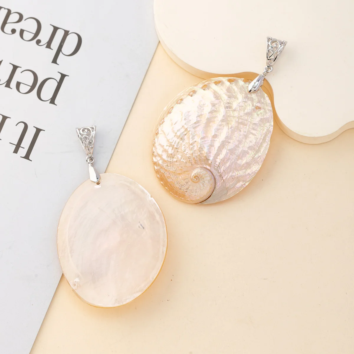 Charm Conch Freshwater Shell Irregular Pendant Natural Mother of Pearl Shell High Gloss Pendant Jewelry Making DIY Necklace
