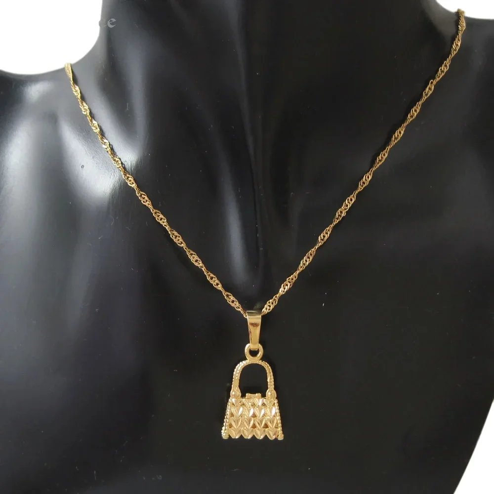 YELLOW GOLD PLATED HANDBAG LOCK SHAPE PENDANT 18