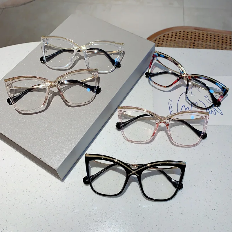Vintage Fashion Oversized Cat Eye Optical Glasses Frame Women For Female Trendy Glasses Luxury Brand Designer Metal X Eyewear