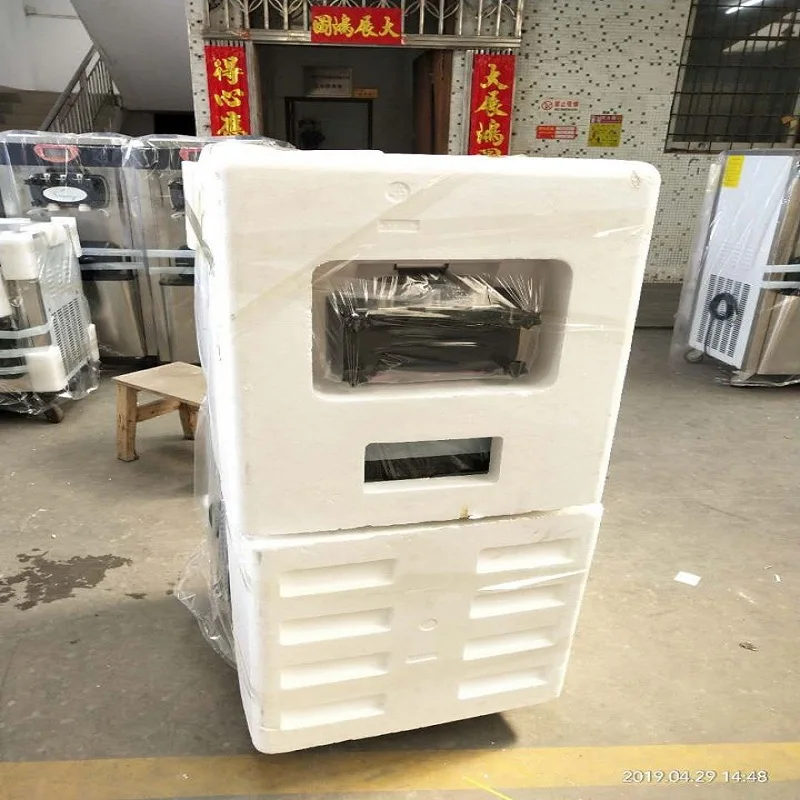 Macchina per il gelato commerciale con sistema di prerffreddamento Macchina per fare il gelato per negozi di tè al latte Macchine per gelato soft