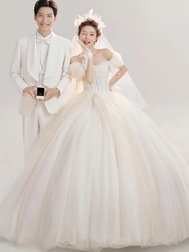 

Photography Studio Theme Simple Wedding Dress One Shoulder Bubble Sleeve New Style Couple Photo Shoot Photography Costume