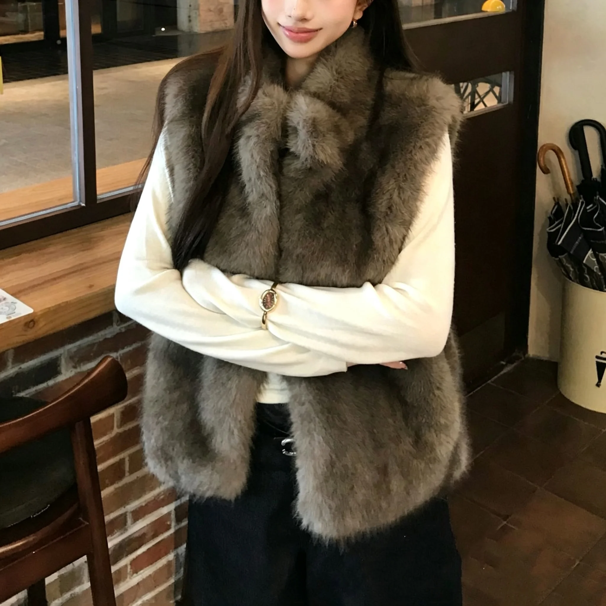 RU Women Sleeveless Faux Fur Vest Fluffy Plush Gilet Loose Fit Warm Waistcoat For Daily Layering Street Casual Outfits