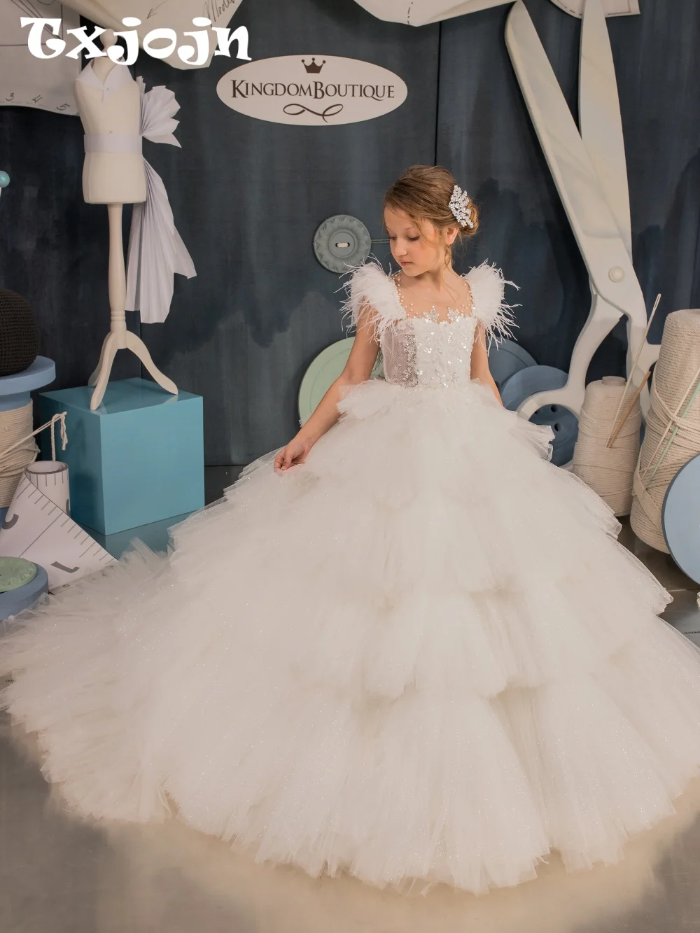 White Tiered Gitter Girls Dresses For Wedding Luxurious Feathered Long Princess Gown For Kids Birthday Party 2-20T Elegant Gowns