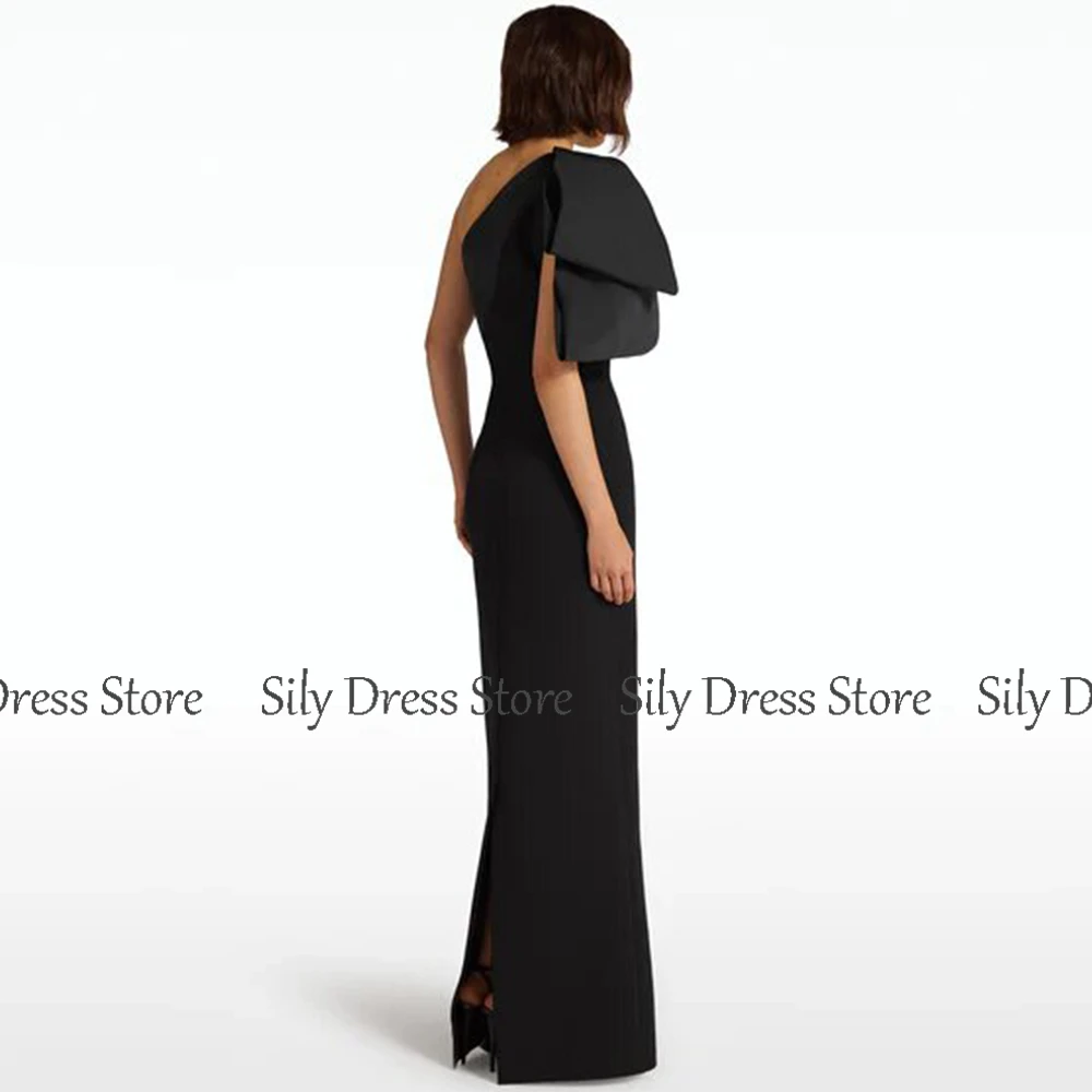 فساتين سهرة نسائية طويلة أنيقة لعام 2024 من الساتان والجيرسي غمد/عمود فستان ارتياد أسود بكتف واحد وفيونكة سبليت للحفلات ماكسي