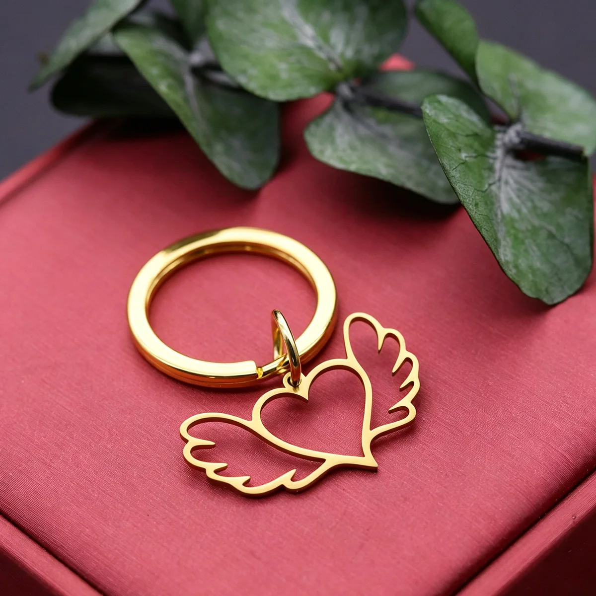 Delicate Angel Wing Heart Pendant Stainless Steel Keychain For Men Women Love Memorial Birthday Party  Jewelry Gift