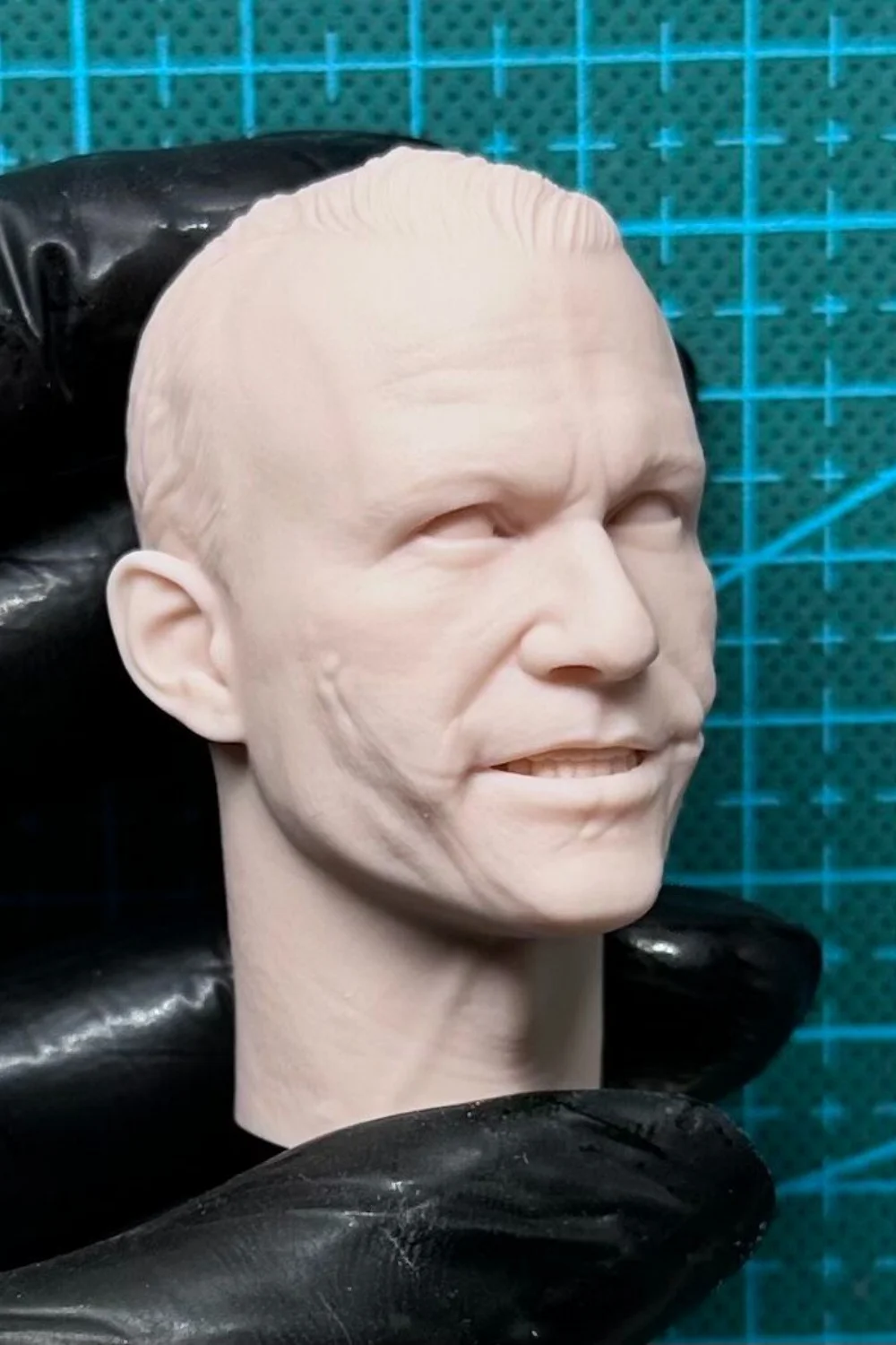 1/6 Unpainted Famous Film Television Actors Heath Ledger Clown Male Head Carving Model Fit 12inchs Soldier Action Figure Body
