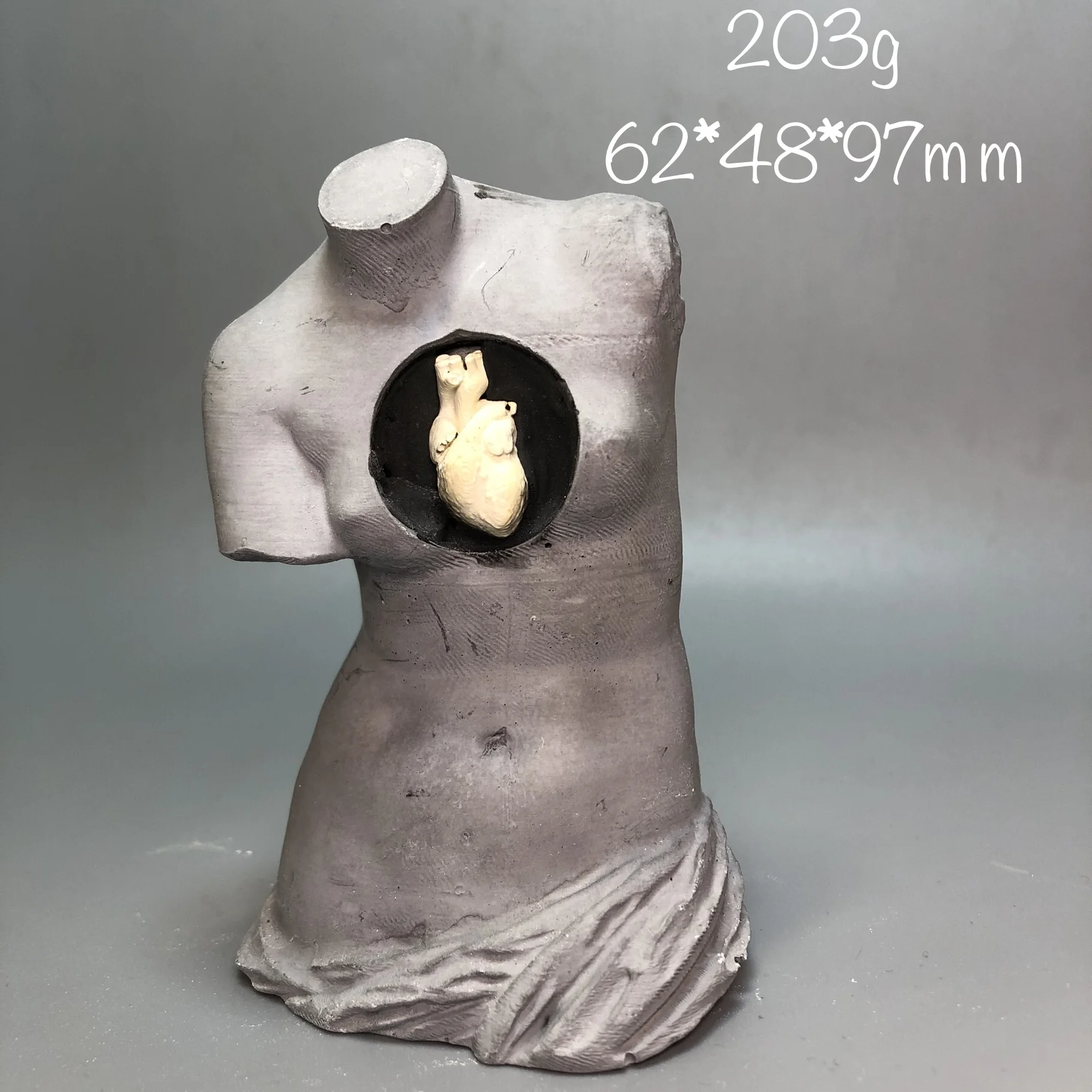 Heart female model Hand sculpted plaster crafts decorated with polished gifts of Reiki healing modern art