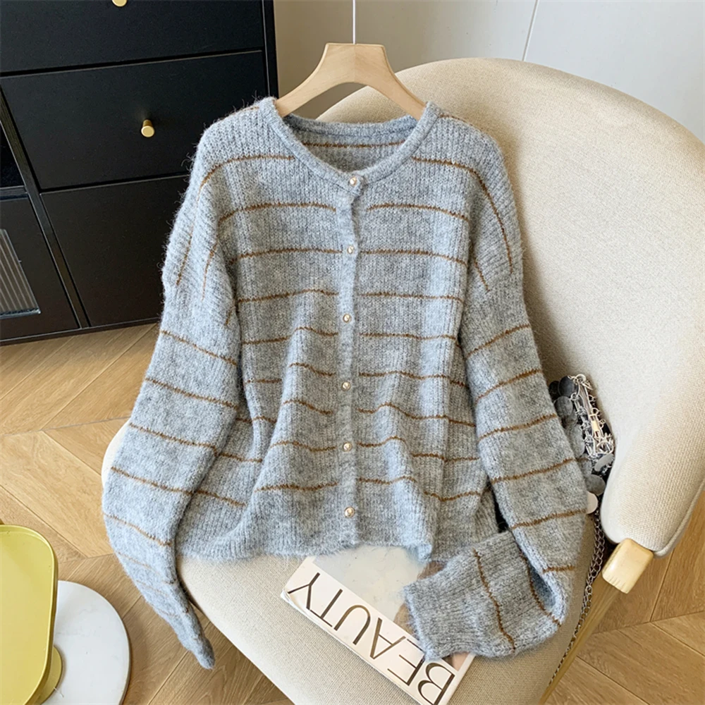 

French Style Striped Knit Cardigan Coat Women's Spring Autumn 2025 New High-End Outer Wear Base Layer Sweater Female Tops