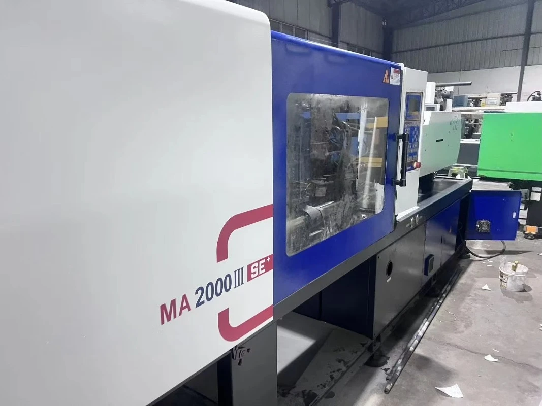 Picture 4: 200 Ton  Molding Machine Plastic  Machine Toothbrush Production Line