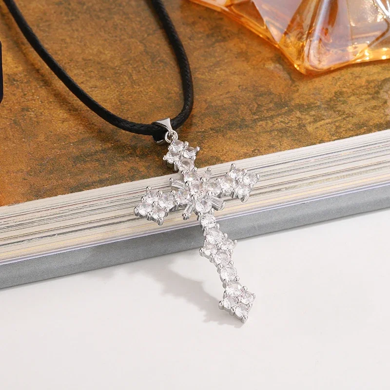 

925 Silver-plated Hip Hop Women's Full Diamond Cross Necklace High-quality Cross-shaped Zircon Pendant Faith Jewelry Gift